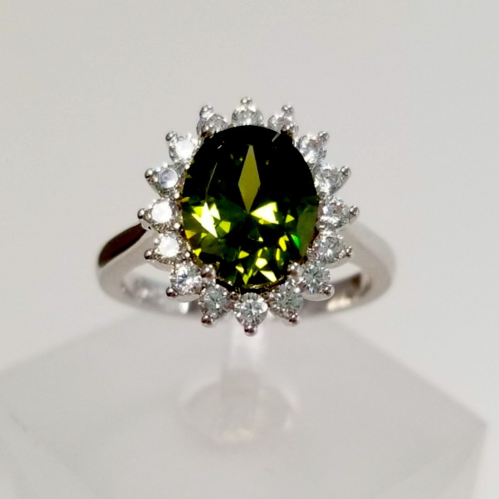 Sterling 3.5ct Green Topaz Ring